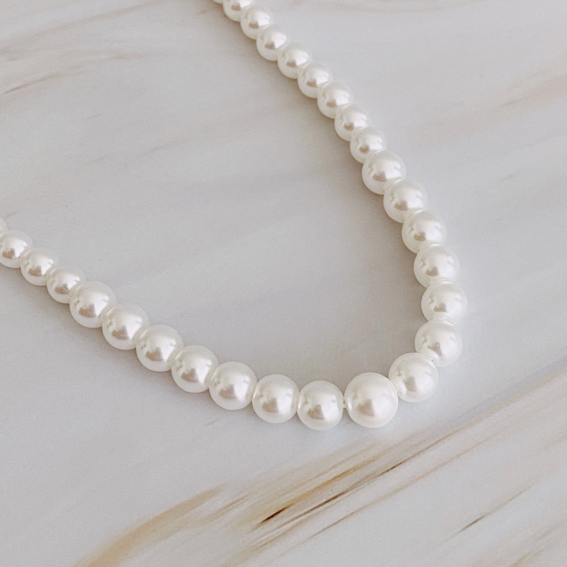 Queen Liz Graduated Pearl Necklace - Demuura